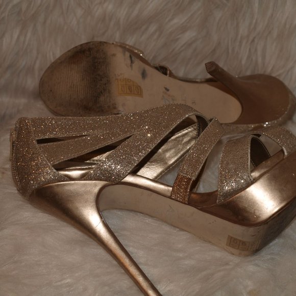 Gold Sparkly High HEELS BY ALDO SIZE 38 USED4PHOTOS ON PAVEMENT - Picture 6 of 6